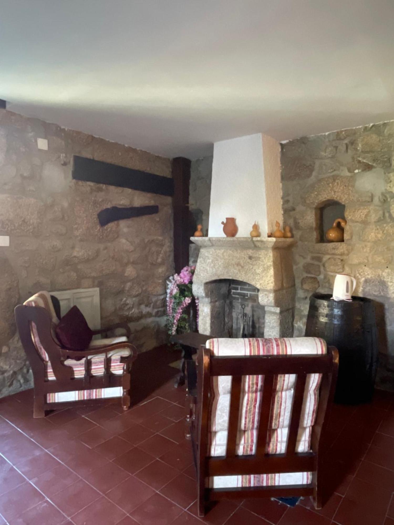 Solar Sampaio E Melo Bed & Breakfast Trancoso Exterior photo