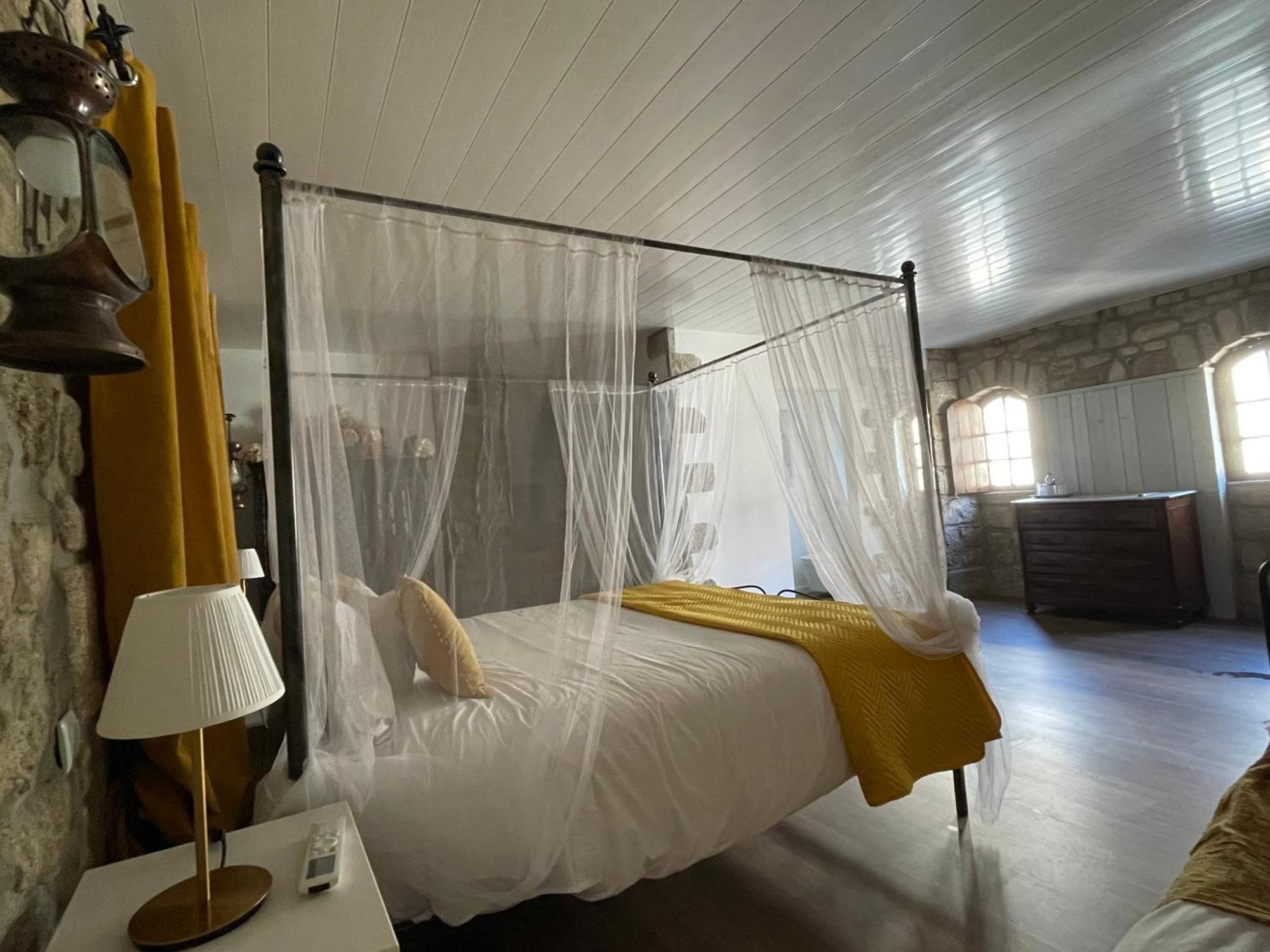 Solar Sampaio E Melo Bed & Breakfast Trancoso Exterior photo